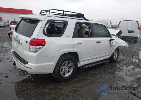 2011 Toyota 4Runner Sr5 V6 z USA, uszkodzony, nr VIN JTEZU5JR8B5022383